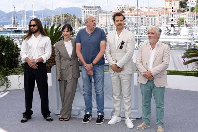 Marcel Et Monsieur Pagnol (A Magnificent Life) photocall at the 78th annual Cannes Film Festival SCH and Sylvain Chomet pose during the Marcel Et Monsieur Pagnol (A Magnificent Life) photocall at the 78th annual Cannes Film Festival at Palais des Festivals on May 17, 2025 in Cannes, France  Copyright: x Chassery+Courdjix