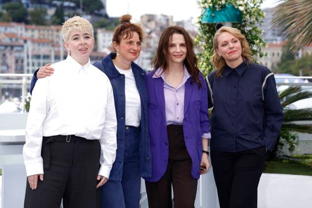 Molly Manning Walker, Alice Rohrwacher, Juliette Binoche und Maren Ade beim Photocall mit den Jury-Präsidentinnen auf dem Festival de Cannes 2025 78. Internationale Filmfestspiele von Cannes am Palais des Festivals. Cannes, 17.05.2025