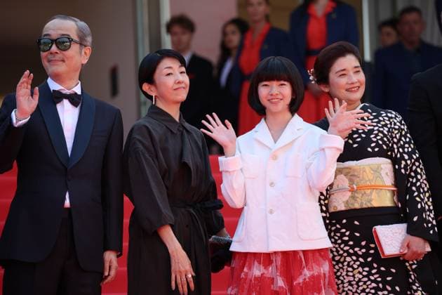 Entertainment Bilder des Tages Renoir Red Carpet at the 78th Annual Cannes Film Festival Lily Franky, Chie Hayakawa, Suzuki Yui, Hikari Ishida - Renoir Red Carpet at the 78th Annual Cannes Film Festival in Cannes, France on May 17, 2025.  Copyright: x Chassery+Courdjix