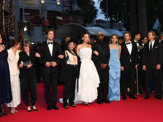 Cannes, France, Cannes: Cannes, 78th Cannes Film Festival 2025 - evening 5 - red carpet of the film Die, My Love. In the photo Andrea Calderwood, Justine Ciarrocchi, Sissy Spacek, Robert Pattinson, Lynne Ramsay, Jennifer Lawrence, LaKeith Stanfield, Molly Smith, Trent Luckinbill and Thad Luckinbill Cannes Cannes - ZUMAp169 20250517_zea_p169_2339 Copyright: xSimonexComix