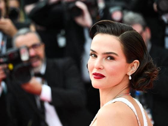 Cannes, 78th Cannes Film Festival 2025 - evening 5 - red carpet of the film Die, My Love Cannes, 78th Cannes Film Festival 2025 - evening 5 - red carpet of the film Die, My Love . In the photo Zoey Deutch Cannes France  Copyright: xIPA ABACAx
