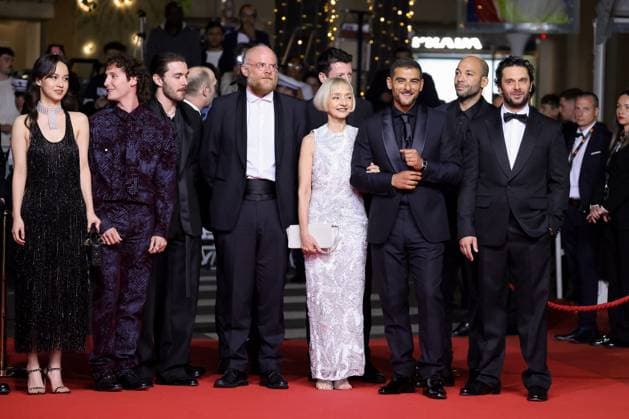J Montée des marches du film Le roi soleil lors du 78ème Festival International du Film de Cannes Lucie Zhang, Nemo Schiffman, Panayotis Pascot, Vincent Maël Cardona, Maria de Medeiros, Sofiane Zermani, Toufik Ayadi, Pio Marmaï Montée des marches du film Le roi soleil lors du 78ème Festival International du Film de Cannes, au Palais des Festivals in Cannes On may 17th 2025 Jacovides Moreau Bestimage Red carpet for the movie Le roi soleil during the 78th Cannes International Film Festival at the Palais des Festivals in Cannes, France On may 17th 2025 Cannes France  Copyright: xJACOVIDES-MOREAUx xBESTIMAGExJACOVIDES-MOREAUx xBESTIMAGEx