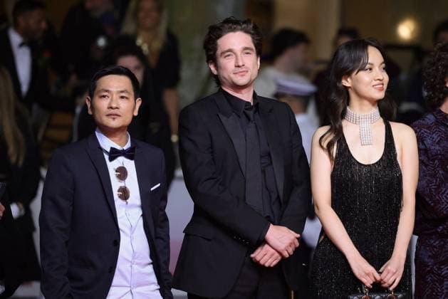 J Montée des marches du film Le roi soleil lors du 78ème Festival International du Film de Cannes Xianzeng Pan, Joseph Olivennes, Lucie Zhang Montée des marches du film Le roi soleil lors du 78ème Festival International du Film de Cannes, au Palais des Festivals à Cannes On may 17th 2025 Jacovides Moreau Bestimage Red carpet for the movie Le roi soleil during the 78th Cannes International Film Festival at the Palais des Festivals in Cannes, France On may 17th 2025 Cannes France  Copyright: xJACOVIDES-MOREAUx xBESTIMAGExJACOVIDES-MOREAUx xBESTIMAGEx