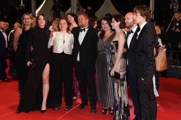 J Montée des marches du film Le roi soleil lors du 78ème Festival International du Film de Cannes Guest, Roxane Mesquida, Jean Baptiste Durand, guest Montée des marches du film Le roi soleil lors du 78ème Festival International du Film de Cannes, au Palais des Festivals à Cannes Le 17 mai 2025 Jacovides Moreau Bestimage Red carpet for the movie Le roi soleil during the 78th Cannes International Film Festival at the Palais des Festivals in Cannes, France On may 17th 2025 Cannes France  Copyright: xJACOVIDES-MOREAUx xBESTIMAGExJACOVIDES-MOREAUx xBESTIMAGEx