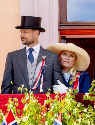 17-05-2025 Oslo Prince Sverre Magnus, Princess Ingrid Alexandra, Crown Princess Mette-Marit, Crown Prince Haakon, Queen Sonja and King Harald during the national day on the balcony of the royal palace in Oslo. Â  Copyright: xPPEx