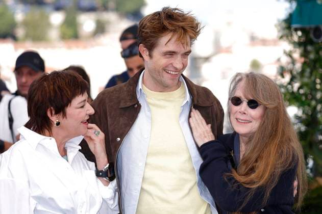 Lynne Ramsay, Robert Pattinson und Sissy Spacek beim Photocall zum Kinofilm Die, My Love auf dem Festival de Cannes 2025 78. Internationale Filmfestspiele von Cannes am Palais des Festivals. Cannes, 18.05.2025
