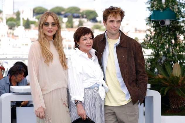 Jennifer Lawrence, Lynne Ramsay und Robert Pattinson beim Photocall zum Kinofilm Die, My Love auf dem Festival de Cannes 2025 78. Internationale Filmfestspiele von Cannes am Palais des Festivals. Cannes, 18.05.2025