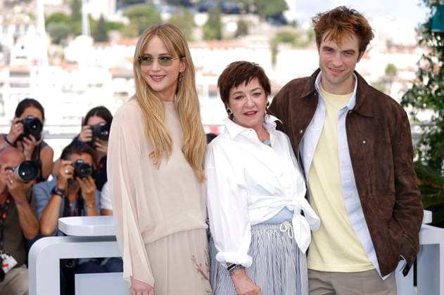 Jennifer Lawrence, Lynne Ramsay und Robert Pattinson beim Photocall zum Kinofilm Die, My Love auf dem Festival de Cannes 2025 78. Internationale Filmfestspiele von Cannes am Palais des Festivals. Cannes, 18.05.2025