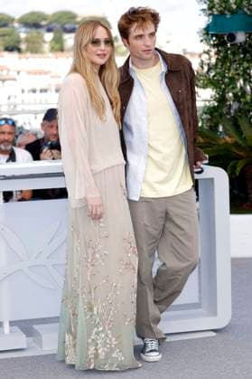 Jennifer Lawrence und Robert Pattinson beim Photocall zum Kinofilm Die, My Love auf dem Festival de Cannes 2025 78. Internationale Filmfestspiele von Cannes am Palais des Festivals. Cannes, 18.05.2025