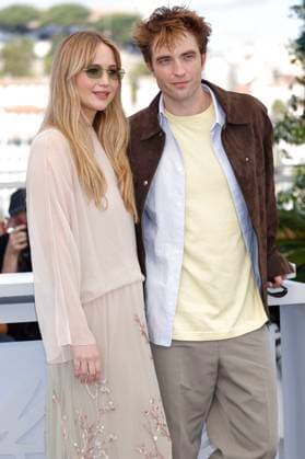 Jennifer Lawrence und Robert Pattinson beim Photocall zum Kinofilm Die, My Love auf dem Festival de Cannes 2025 78. Internationale Filmfestspiele von Cannes am Palais des Festivals. Cannes, 18.05.2025