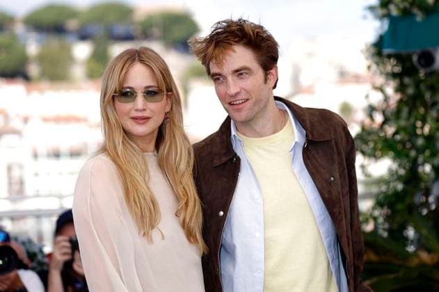 Jennifer Lawrence und Robert Pattinson beim Photocall zum Kinofilm Die, My Love auf dem Festival de Cannes 2025 78. Internationale Filmfestspiele von Cannes am Palais des Festivals. Cannes, 18.05.2025