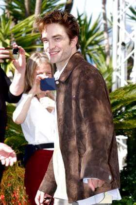 Robert Pattinson beim Photocall zum Kinofilm Die, My Love auf dem Festival de Cannes 2025 78. Internationale Filmfestspiele von Cannes am Palais des Festivals. Cannes, 18.05.2025
