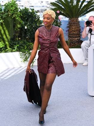 Internationale Filmfestspiele von Cannes, O Riso e a Faca Photocall Cannes, 78th Cannes Film Festival 2025 - day 6 - Photocall of the film O Riso EA Faca (Rest Alone in the Storm). Cannes, 78th Cannes Film Festival 2025 - day 6 - Photocall of the film O Riso EA Faca (Rest Alone in the Storm). In the Photo: Cleo Diára Cannes France France  Copyright: xIPA ABACAx