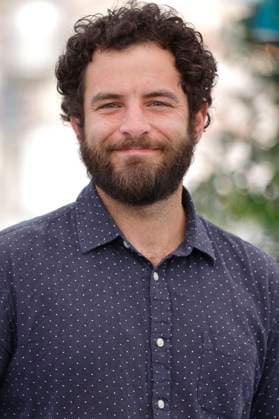Sergio Coragem beim Photocall zum Kinofilm O Riso e a Faca I Only Rest in the Storm auf dem Festival de Cannes 2025 78. Internationale Filmfestspiele von Cannes am Palais des Festivals. Cannes, 18.05.2025