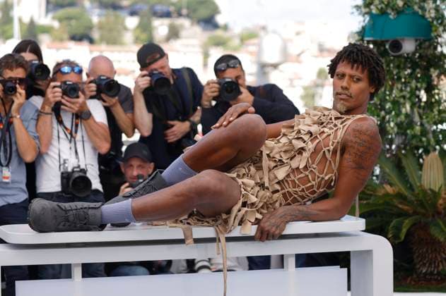 Jonathan Guilherme beim Photocall zum Kinofilm O Riso e a Faca I Only Rest in the Storm auf dem Festival de Cannes 2025 78. Internationale Filmfestspiele von Cannes am Palais des Festivals. Cannes, 18.05.2025