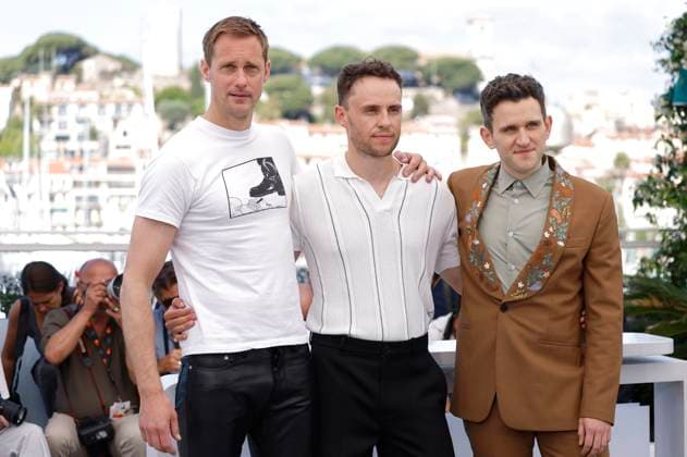 Alexander Skarsgard, Harry Lighton und Harry Melling beim Photocall zum Kinofilm Pillion auf dem Festival de Cannes 2025 78. Internationale Filmfestspiele von Cannes am Palais des Festivals. Cannes, 18.05.2025