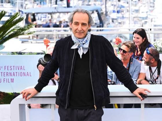 Internationale Filmfestspiele von Cannes, La lecon de musique Photocall Cannes, 78th Cannes Film Festival 2025 - day 6 - Photocall of the film La Leçon De Musique Alexandre Desplat & Guillermo Del Toro Cannes, 78th Cannes Film Festival 2025 - day 6 - Photocall of the film La Leçon De Musique Alexandre Desplat & Guillermo Del Toro . In the photo Alexandre Desplat Cannes France France  Copyright: xIPA ABACAx