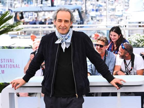 Internationale Filmfestspiele von Cannes, La lecon de musique Photocall Cannes, 78th Cannes Film Festival 2025 - day 6 - Photocall of the film La Leçon De Musique Alexandre Desplat & Guillermo Del Toro Cannes, 78th Cannes Film Festival 2025 - day 6 - Photocall of the film La Leçon De Musique Alexandre Desplat & Guillermo Del Toro . In the photo Alexandre Desplat Cannes France France  Copyright: xIPA ABACAx