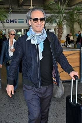 Cannes Alexandre Desplat At Nice Airport JR Alexandre Desplat arriving at Nice airport ahead 78th Cannes Film Festival in Nice, France on May, 18, 2025. Photo by Julien Reynaud APS-Medias ABACAPRESS.COM Nice France  Copyright: xReynaudxJulien APS-Medias ABACAx