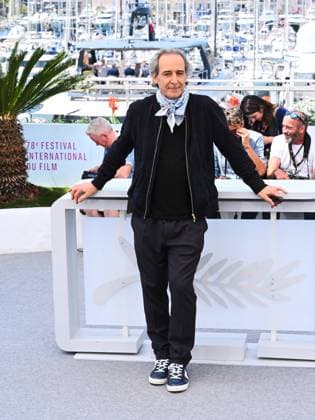 Cannes, France, France: Cannes, 78th Cannes Film Festival 2025 - day 6 - Photocall of the film La Lecon De Musique Alexandre Desplat & Guillermo Del Toro . In the photo Alexandre Desplat Cannes France  - ZUMAp169 20250518_zea_p169_802 Copyright: xAlbertoxTerenghix