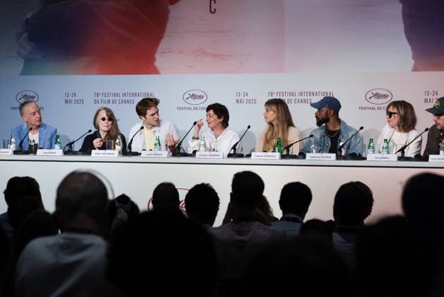 78eme Festival International du Film de Cannes Press conference for the film Die my love 78th Cannes International Film Festival Press conference for the film Die My Love 444562 2025 05 18 Alpes Maritimes Cannes France McGarvey, Seamus Spacek, Sissy Pattinson, Robert Ramsay, Lynne Lawrence, Jennifer Stanfield, LaKeith George, Catherine  Copyright: xTerencexBaelenx STAR_444562_048
