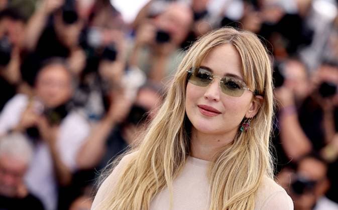 Die My Love photocall at the 78th Cannes International Film Festival Jennifer Lawrence au photocall de Die My Love lors du 78ème Festival International du Film de Cannes, au Palais des Festivals à Cannes, France, le 18 mai 2025 Jacovides Moreau Bestimage Die my love photocall at the 78th annual Cannes Film Festival at Palais des Festivals in Cannes, France, on May 18, 2025 Cannes France  Copyright: xJACOVIDES-MOREAUx xBESTIMAGExJACOVIDES-MOREAUx xBESTIMAGEx