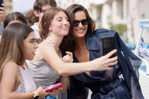 Cannes Izabel Goulart leaves Hotel Martinez MP Izabel Goulart leaves Hotel Martinez ahead the 78th annual Cannes Film Festival on May 18, 2025 in Cannes, France. Photo by Marco Piovanotto ABACAPRESS.COM  Copyright: xPiovanottoxMarco ABACAx