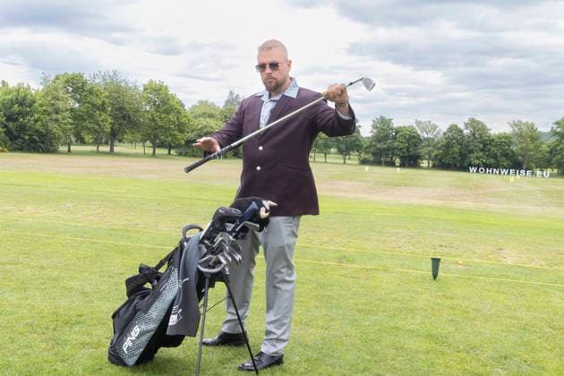 Der deutsche Rapper Kollegah (bürgerlich Felix Martin Andreas Matthias Blume - geb. 3. August 1984) besucht den 7.Mittelstands Cup im Golfclub Ullersdorf (bei Radeberg) umd wagt selöbst ein. paar Abschläge.