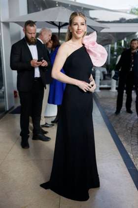 Cannes Ellie Goulding leaves Hotel Martinez MP Ellie Goulding leaves Hotel Martinez ahead the 78th annual Cannes Film Festival on May 18, 2025 in Cannes, France. Photo by Marco Piovanotto ABACAPRESS.COM  Copyright: xPiovanottoxMarco ABACAx