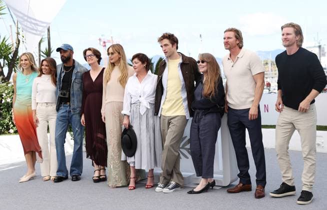 (250518) -- CANNES, May 18, 2025 -- British director Lynne Ramsay (6th L) poses with cast members during a photocall for the film Die, My Love at the 78th edition of the Cannes Film Festival in Cannes, southern France, on May 18, 2025. ) FRANCE-CANNES-FILM FESTIVAL-PHOTOCALL GaoxJing 