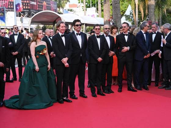 Cannes, 78th Cannes Film Festival 2025 - evening 6 - Red Carpet of the film The Phoenician Scheme Cannes, 78th Cannes Film Festival 2025 - evening 6 - Red Carpet of the film The Phoenician Scheme In the photo: Mia Threapleton, Wes Anderson, Benicio del Toro, Michael Cera, Jeffrey Wright, Dominique LeMonnier, Benedict Cumberbatch, Alexandre Desplat Cannes France  Copyright: xIPA ABACAx