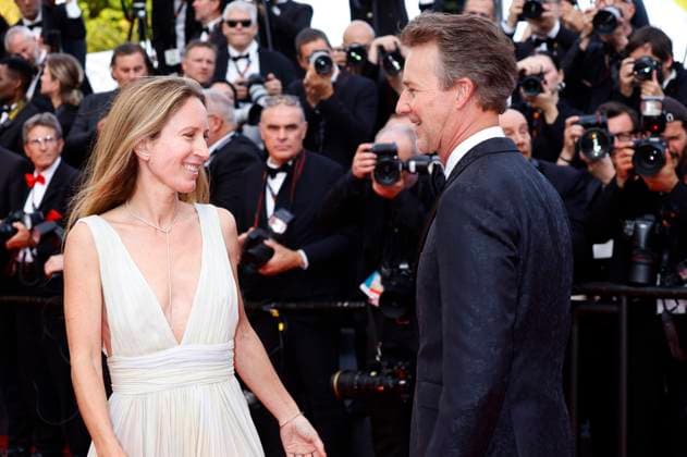 Shauna Robertson mit Ehemann Edward Norton bei der Premiere des Kinofilms The Phoenician Scheme Der phönizische Meisterstreich auf dem Festival de Cannes 2025 78. Internationale Filmfestspiele von Cannes im Palais des Festivals. Cannes, 18.05.2025