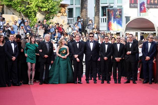 J Montée des marches du film The Phoenician Scheme lors du 78ème Festival International du Film de Cannes Rupert Friend, Charlotte Gainsbourg, Bill Murray, Mia Threapleton, Wes Anderson, Benicio del Toro, Michael Cera, Jeffrey Wright, Benedict Cumberbatch Montée des marches du film The Phoenician Scheme lors du 78ème Festival International du Film de Cannes, au Palais des Festivals à Cannes On may 18th 2025 Jacovides Moreau Bestimage Red carpet for the movie The Phoenician Scheme during the 78th Cannes International Film Festival at the Palais des Festivals in Cannes, France On may 18th 2025 Cannes France  Copyright: xJACOVIDES-MOREAUx xBESTIMAGExJACOVIDES-MOREAUx xBESTIMAGEx