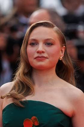 Festival de Cannes - The Phoenician Scheme Red Carpet Mia Threapleton bei der Premiere zu The Phoenician Scheme während der 78. Filmfestspiele in Cannes im Palais de Festival am 18.05.2025. Copyright: xEventpressxKochanx