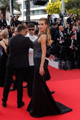 Festival de Cannes - The Phoenician Scheme Red Carpet Kim Dammer bei der Premiere zu The Phoenician Scheme während der 78. Filmfestspiele in Cannes im Palais de Festival am 18.05.2025. Copyright: xEventpressxKochanx
