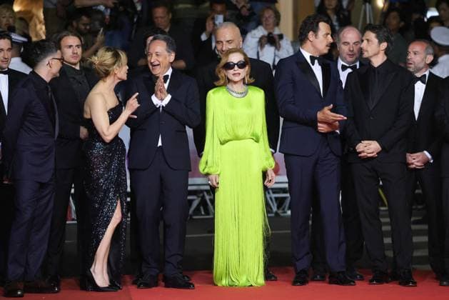 J Montée des marches du film La femme la plus riche du monde lors du 78ème Festival International du Film de Cannes Mathieu Demy, Marina Foïs, Thierry Klifa, Isabelle Huppert, Laurent Lafitte, Raphaël Personnaz Montée des marches du film La femme la plus riche du monde lors du 78ème Festival International du Film de Cannes, au Palais des Festivals à Cannes Le 18 mai 2025 Jacovides Moreau Bestimage Red carpet for the movie The richest woman in the world during the 78th Cannes International Film Festival at the Palais des Festivals in Cannes, France On may 18th 2025 Cannes France  Copyright: xJACOVIDES-MOREAUx xBESTIMAGExJACOVIDES-MOREAUx xBESTIMAGEx