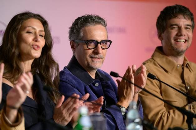 Cannes O Agente Secreto Press Conference NG Maria Fernanda Candido, Wagner Moura and Kleber Mendonca Filho attending the press conference for ‘O Agente Secreto (L’agent secret)’ at Palais Des Festivals in Cannes, France on May 19 2025 as part of the 78th Cannes Film Festival. Photo by Nicolas Genin ABACAPRESS.COM Cannes France  Copyright: xGeninxNicolas ABACAx
