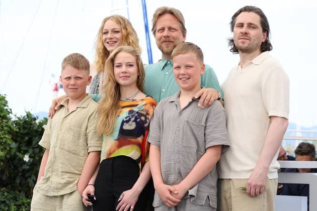 The Love that Remains photocall in Cannes Dorgils Hlynsson, Saga Gardarsdottir, Ida Mekkin Hlynsdottir, director Hlynur Palmason, Grimur Hlynsson and Sverrir Gudnason during the The Love that Remains - Photocall - 78th Cannes Film Festival, France on 19 May 2025. CAP GOL GOL Cannes CÃ te d Azur France Copyright: xRickxGold CapitalxPicturesx
