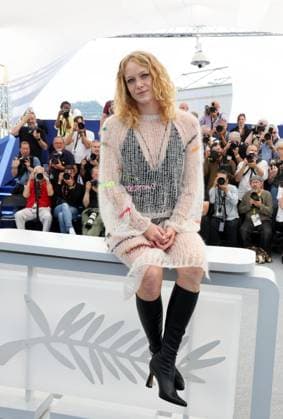 Photocall du film Astin sem Eftir er The love that remains lors du 78ème Festival International du Film de Cannes Saga Garðarsdóttir Photocall du film Astin sem Eftir er The love that remains lors du 78ème Festival International du Film de Cannes le 19 mai 2025 Jacovides Moreau Bestimage Ástin Sem Eftir Er The Love That Remains photocall at the 78th annual Cannes Film Festival at Palais des Festivals on May 19, 2025 in Cannes, France Cannes France  Copyright: xJACOVIDES-MOREAUx xBESTIMAGExJACOVIDES-MOREAUx xBESTIMAGEx