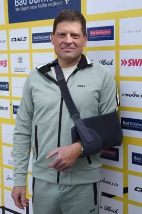 Trotz Verletzung nahm Jan Ullrich teil - Jan Ullrich Cycling FestivalDeutschland, Bad Duerrheim, Gelaende Busbahnhof, 18.05.2025