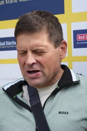 Trotz Verletzung nahm Jan Ullrich teil - Jan Ullrich Cycling FestivalDeutschland, Bad Duerrheim, Gelaende Busbahnhof, 18.05.2025