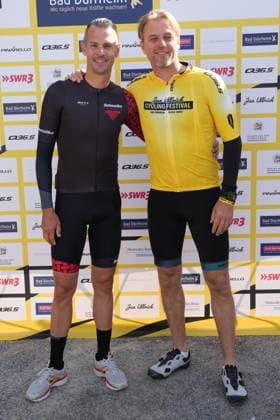 Andreas Kloeden (Ex Radprofi), Timo Hildebrand (Ex Fussballtorwart) - Jan Ullrich Cycling FestivalDeutschland, Bad Duerrheim, Gelaende Busbahnhof, 18.05.2025