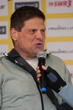 Trotz Verletzung nahm Jan Ullrich teil - Jan Ullrich Cycling FestivalDeutschland, Bad Duerrheim, Gelaende Busbahnhof, 18.05.2025