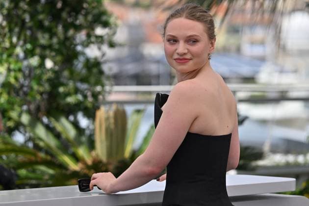 Cannes Photocall The Phoenician Scheme JR Mia Threapleton attending the photocall of the movie The Phoenician Scheme during 78th Cannes Film Festival in Cannes, France on May, 19, 2025. Photo by Julien Reynaud APS-Medias ABACAPRESS.COM Cannes France  Copyright: xReynaudxJulien APS-Medias ABACAx