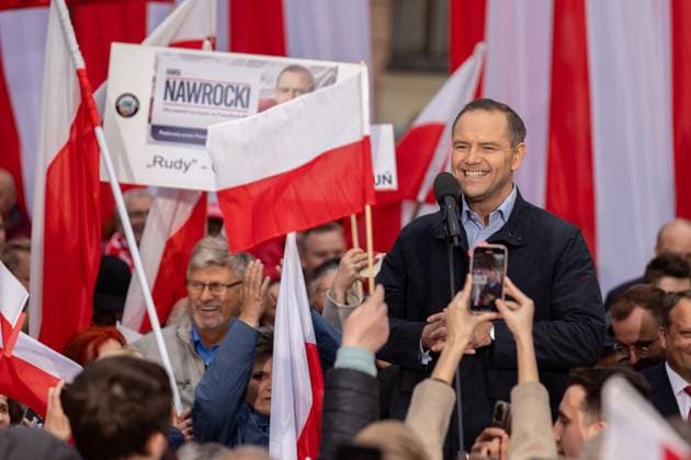 News Themen der Woche KW21 News Bilder des Tages Karol Nawrocki w Toruniu ToruÅ 19.05.2025 Wiec wyborczy Karola Nawrockiego na zdjÄ™ciu Karol Nawrocki PIOTR JAGIELOWICZ NEWSPIX.PL Karol Nawrocki in Torun Torun 19.06.2025 Election rally Karol Nawrocki on picture Karol Nawrocki PIOTR JAGIELOWICZ NEWSPIX.PL --- Newspix.pl  nawrocki toruÅ 2025 (8)