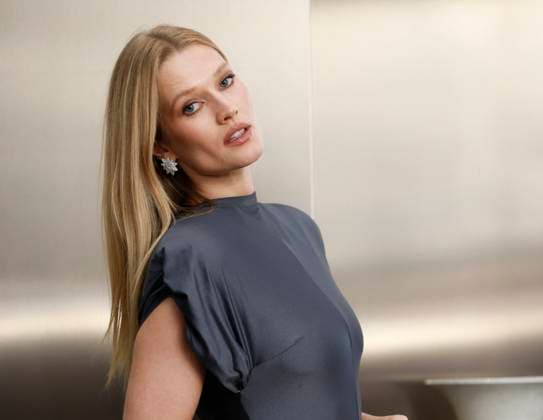 Cannes Toni Garrn leaves Hotel Martinez to attend the screening MP Toni Garrn leaves Hotel Martinez to attending official screening of - Highest 2 lowest - ahead the 78th annual Cannes Film Festival on May 19, 2025 in Cannes, France. Photo by Marco Piovanotto ABACAPRESS.COM  Copyright: xPiovanottoxMarco ABACAx
