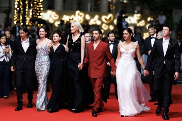 Entertainment Bilder des Tages Montée des marches du film Alpha lors du 78ème Festival International du Film de Cannes Louai El Amrousy, Emma Mackey, Mélissa Boros, Julia Ducournau, Tahar Rahim, Golshifteh Farahani, Finnegan Oldfield, Nicolas Altmayer, Éric Altmayer Montée des marches du film Alpha lors du 78ème Festival International du Film de Cannes, au Palais des Festivals à Cannes On may 19th 2025 Jacovides Moreau Bestimage Red carpet for the movie Alpha during the 78th Cannes International Film Festival at the Palais des Festivals in Cannes, France On may 19th 2025 Cannes France Copyright: xJACOVIDES-MOREAUx xBESTIMAGExJACOVIDES-MOREAUx xBESTIMAGEx