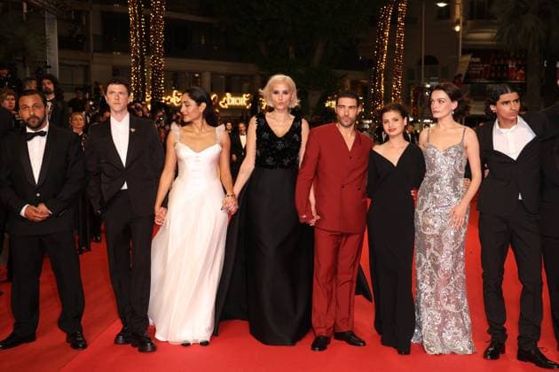 J Montée des marches du film Alpha lors du 78ème Festival International du Film de Cannes Jean Rachid Kallouche, Finnegan Oldfield, Golshifteh Farahani, Julia Ducournau, Tahar Rahim, Mélissa Boros, Emma Mackey, Louai El Amrousy Montée des marches du film Alpha lors du 78ème Festival International du Film de Cannes, au Palais des Festivals à Cannes On may 19th 2025 Jacovides Moreau Bestimage Red carpet for the movie Alpha during the 78th Cannes International Film Festival at the Palais des Festivals in Cannes, France On may 19th 2025 Cannes France  Copyright: xJACOVIDES-MOREAUx xBESTIMAGExJACOVIDES-MOREAUx xBESTIMAGEx