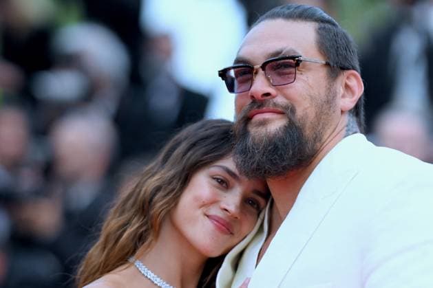 Entertainment Bilder des Tages Cannes - Highest 2 Lowest Screening Adria Arjona and Jason Momoa attends the Highest 2 Lowest red carpet at the 78th annual Cannes Film Festival at Palais des Festivals on May 19, 2025 in Cannes, France. Photo By Franck Castel ABACAPRESS.COM Cannes France  Copyright: xCastelxFranck ABACAx