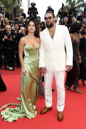 Adria Arjona und Jason Momoa bei der Highest 2 Lowest Film Premiere am 19.05.2025 im Rahmen vom 78. Film Festival in Cannes Highest 2 Lowest Filmpremiere in Cannes